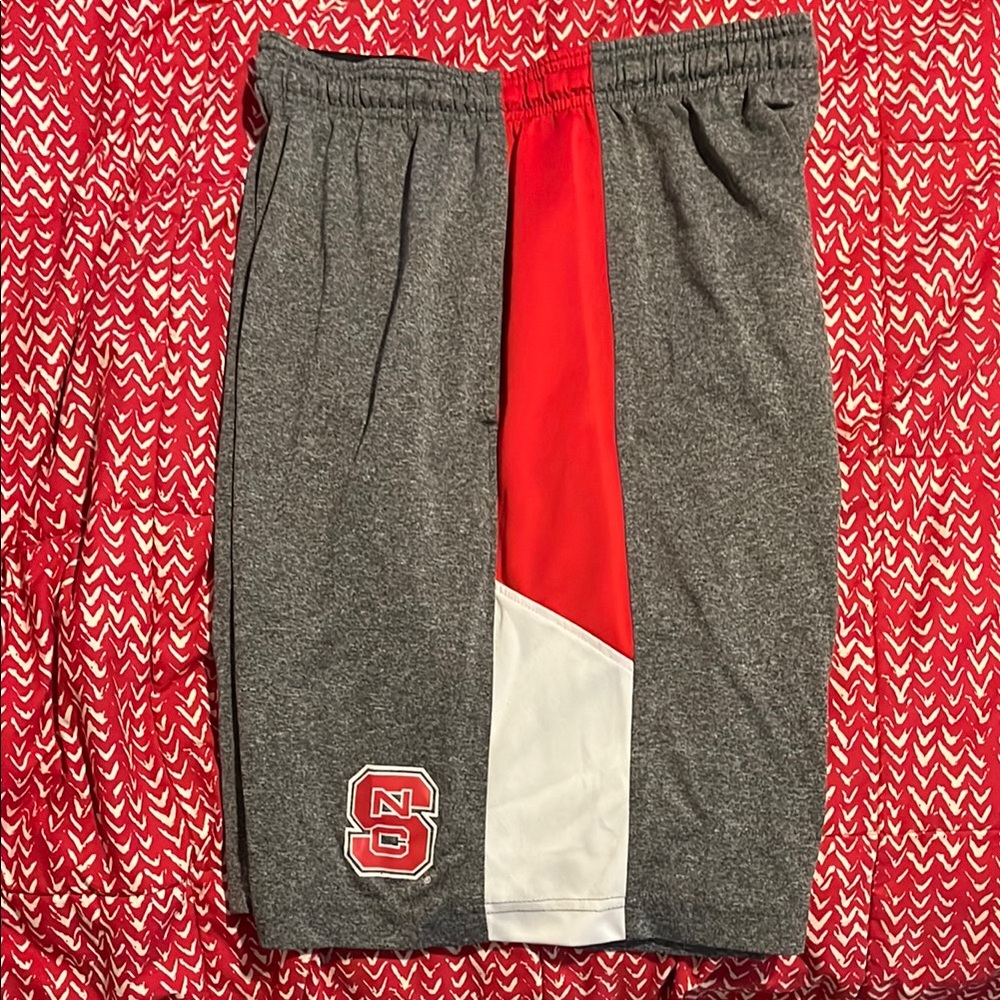 NC State Men’s athletic shorts - Heather Grey